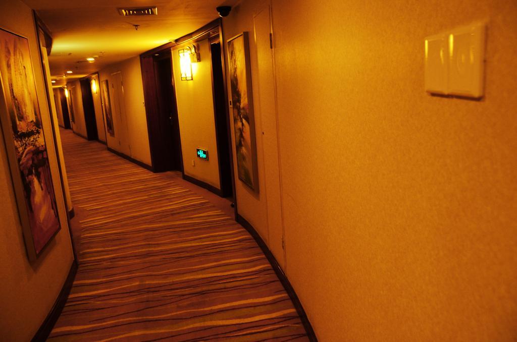 Vienna International Hotel - Expo Branch Shanghai Buitenkant foto